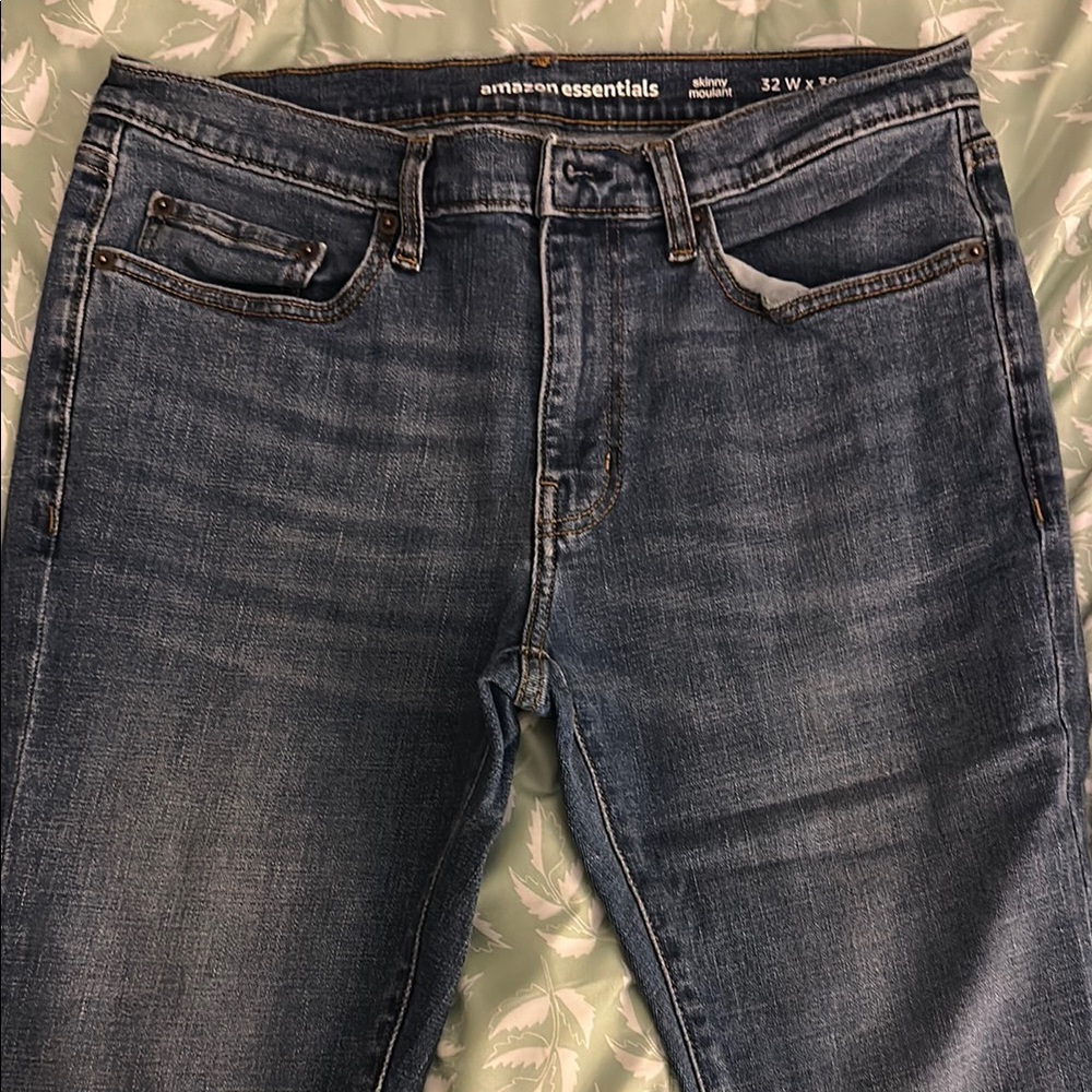 Amazon Essentials Men's Blue Jeans
